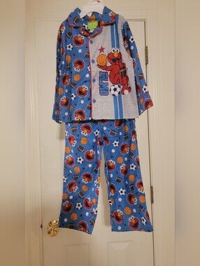 Sesame Street Blue Elmo Sports Print Pajama Set
